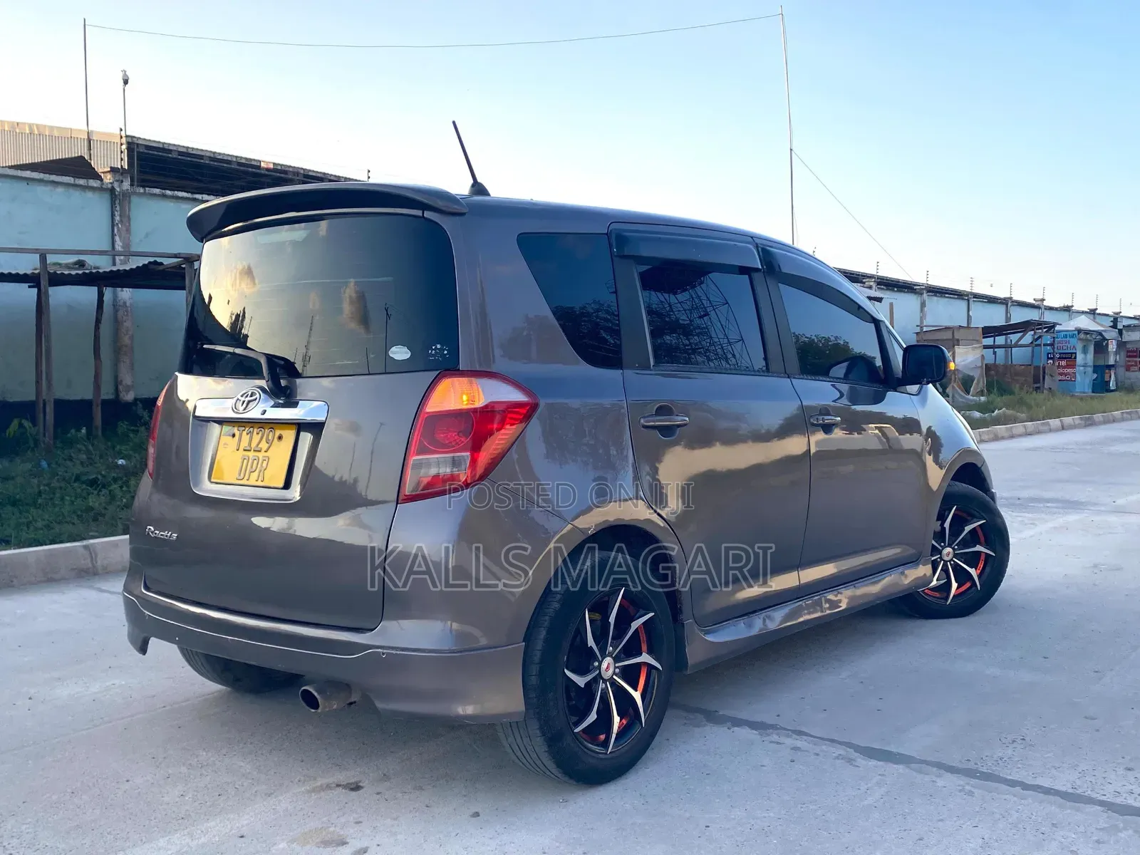 Toyota Ractis 2006 Gray