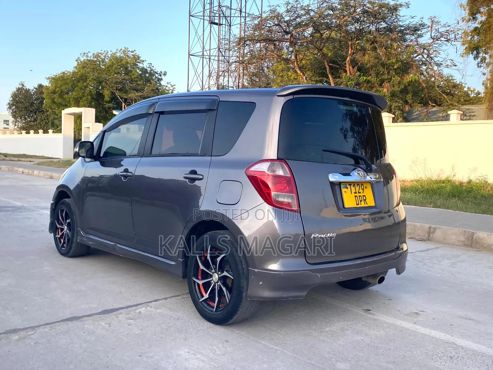 Toyota Ractis 2006 Gray