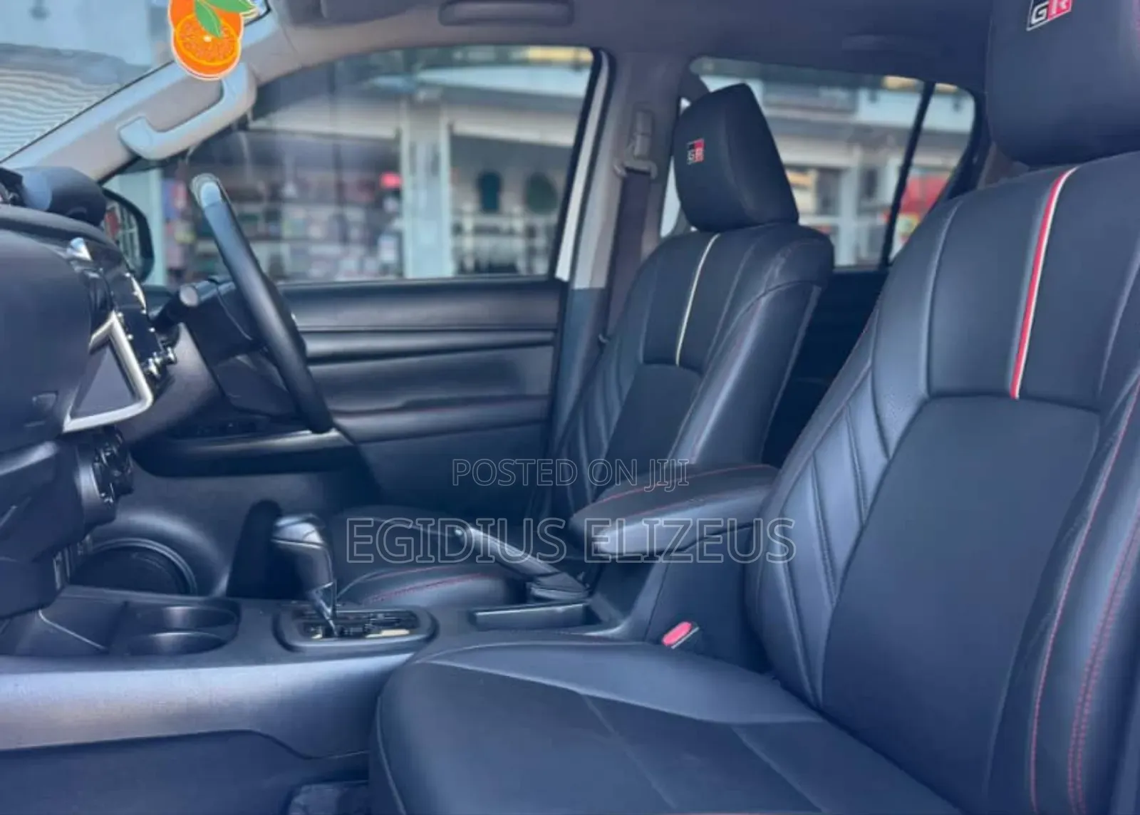 Toyota Hilux 2022 White