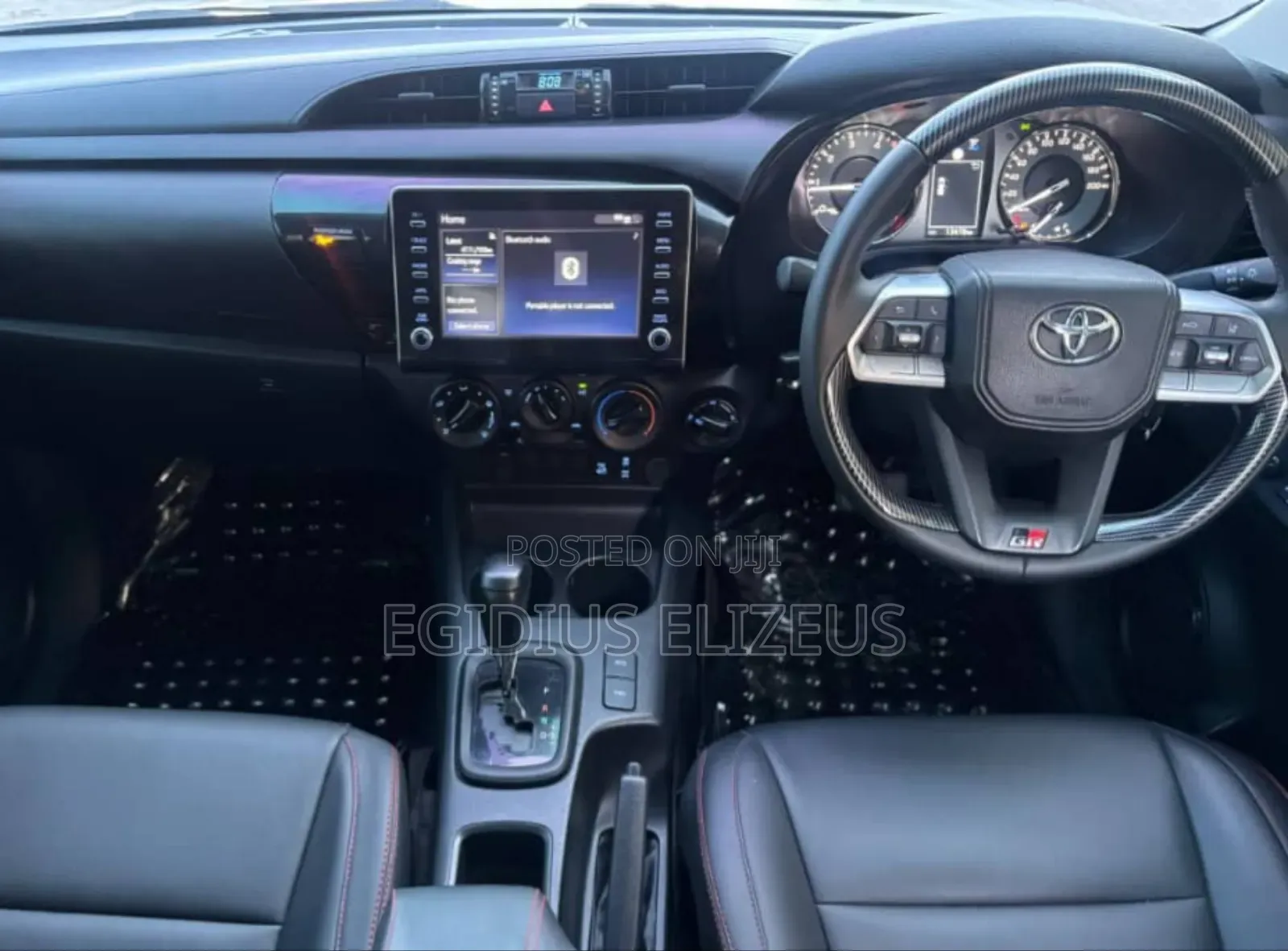 Toyota Hilux 2022 White