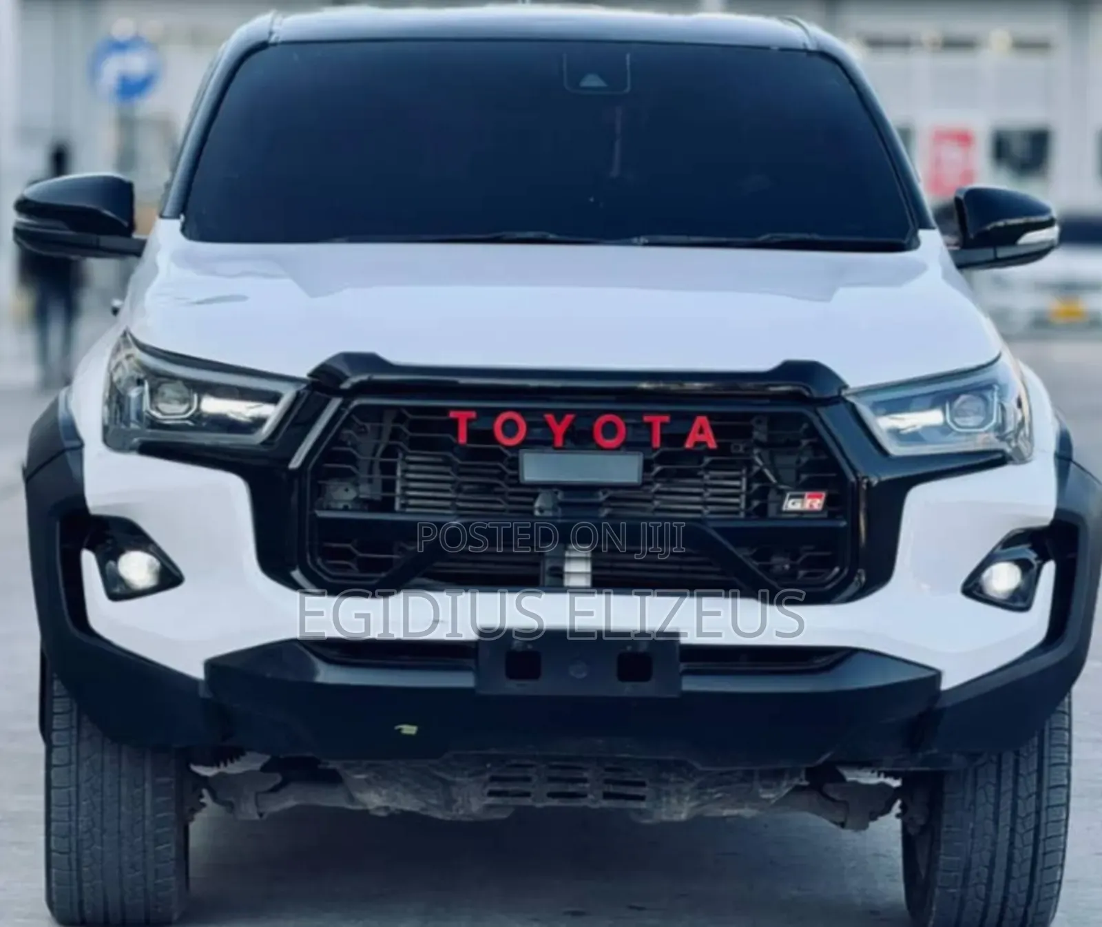 Toyota Hilux 2022 White