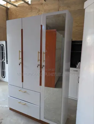 Kabati Milango Mitatu Ya Nguo Kioo Pembeni
