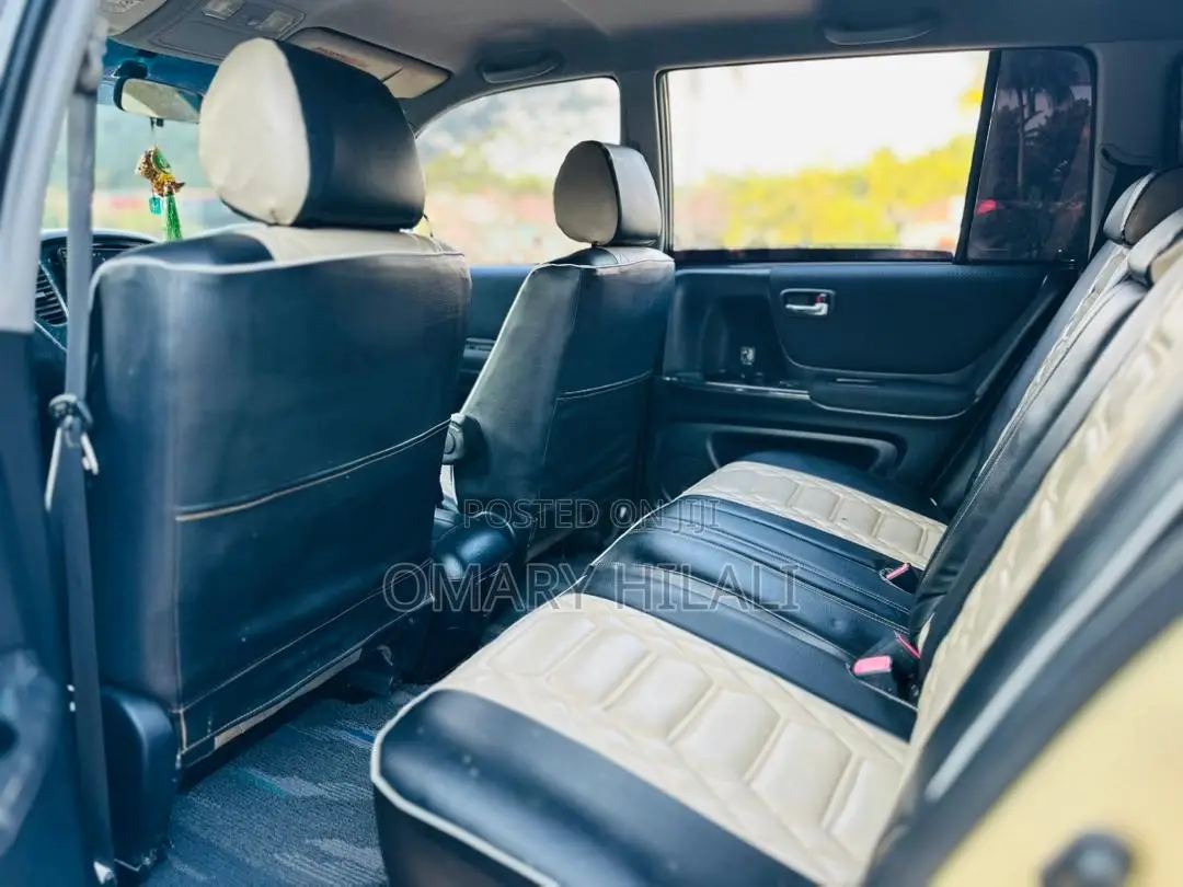 Toyota Kluger 2003 Gold