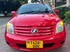 Toyota IST 2005 Red