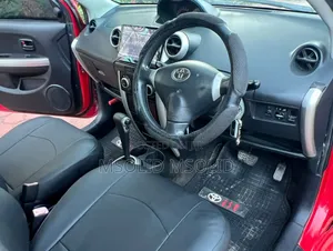 Toyota IST 2005 Red