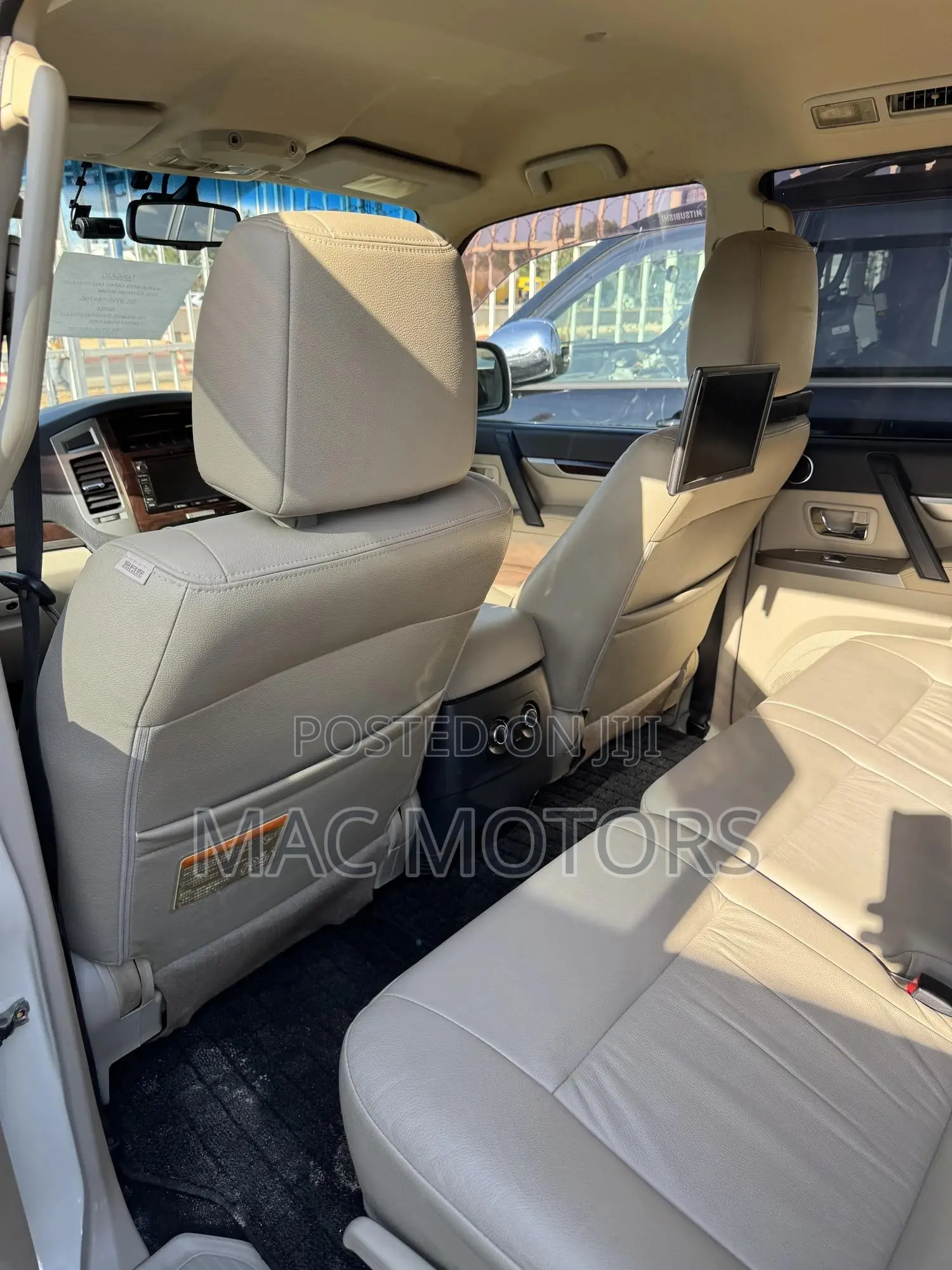 Mitsubishi Pajero 2014 White