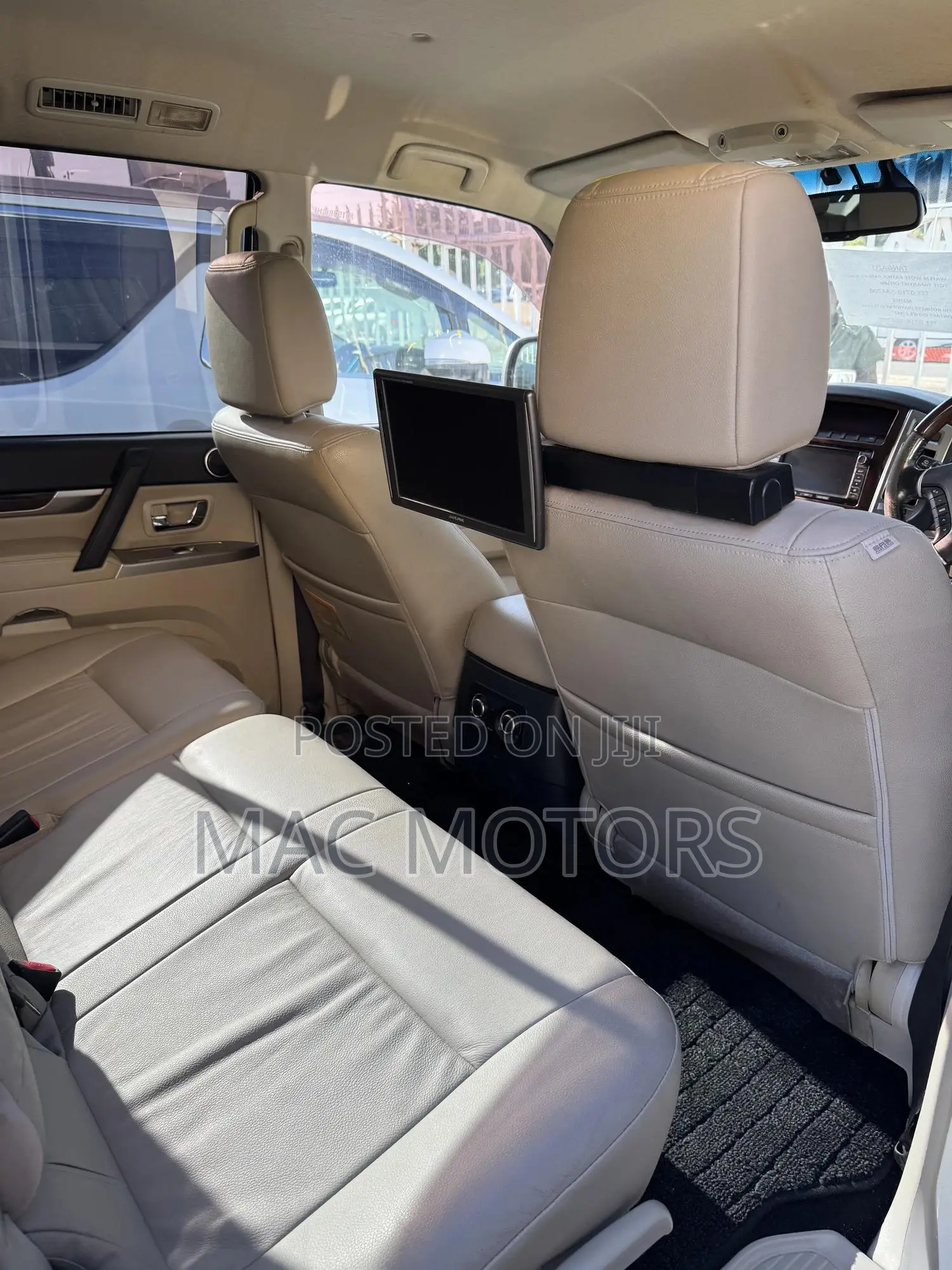 Mitsubishi Pajero 2014 White
