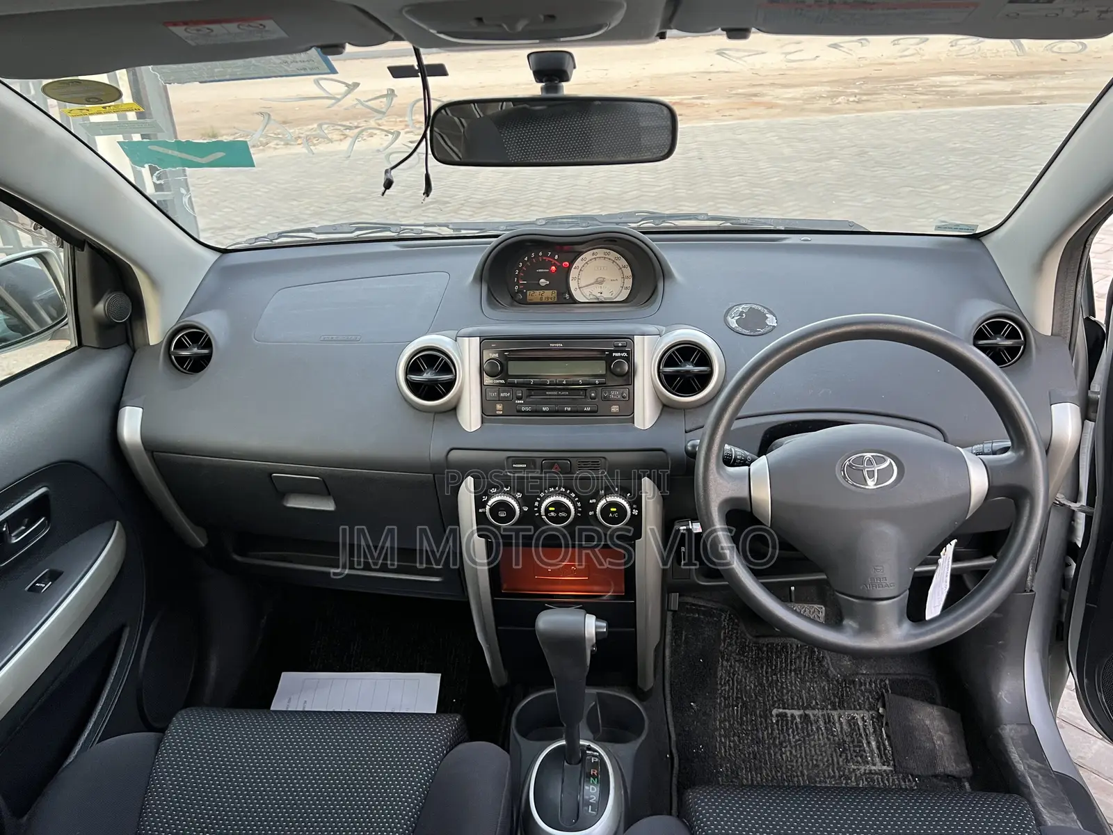 Toyota IST 2003 Silver