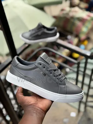 Men's Shoe Sneakers Purely Well-Leathered Very Very Smart and Classic