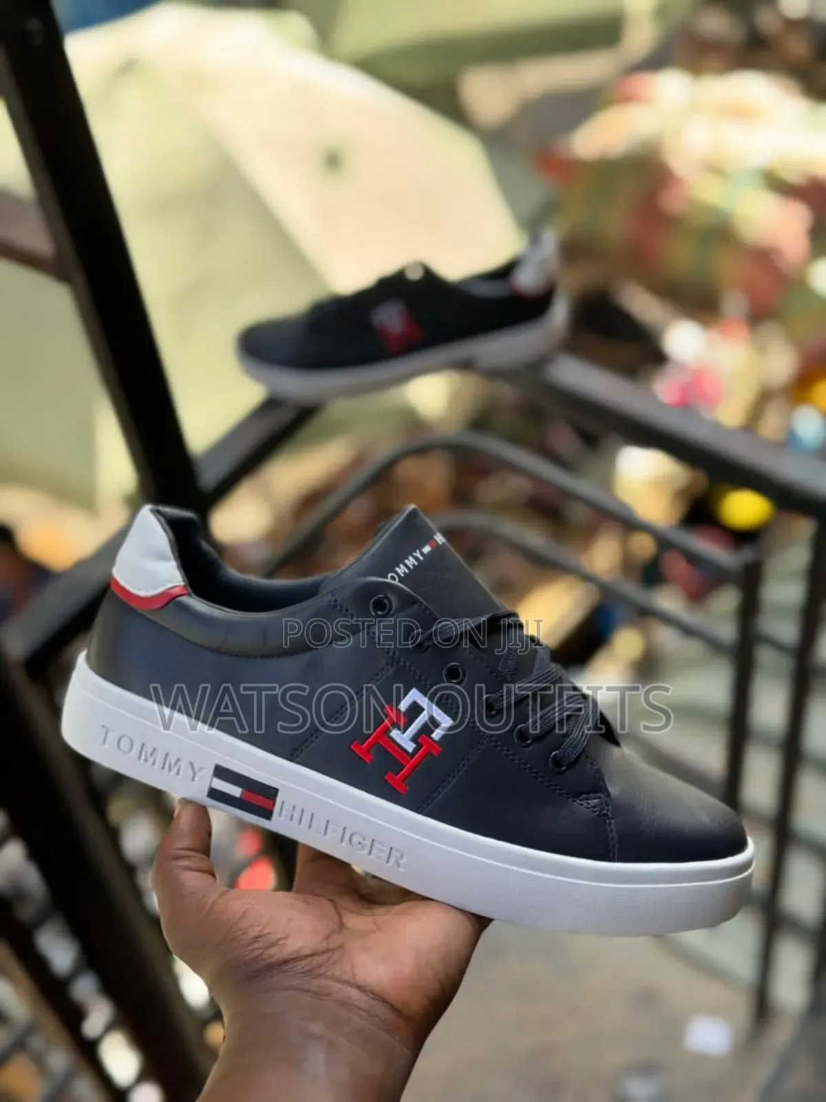 Men's Shoe Sneakers Purely Well-Leathered Very Very Smart and Classic