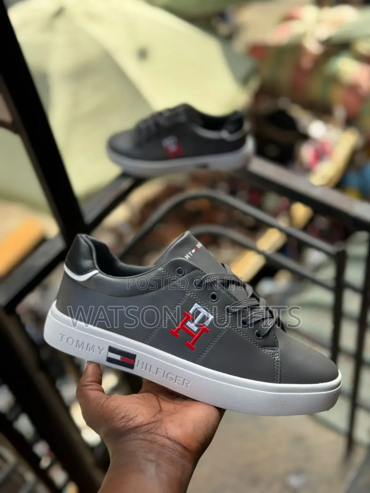 Men's Shoe Sneakers Purely Well-Leathered Very Very Smart and Classic