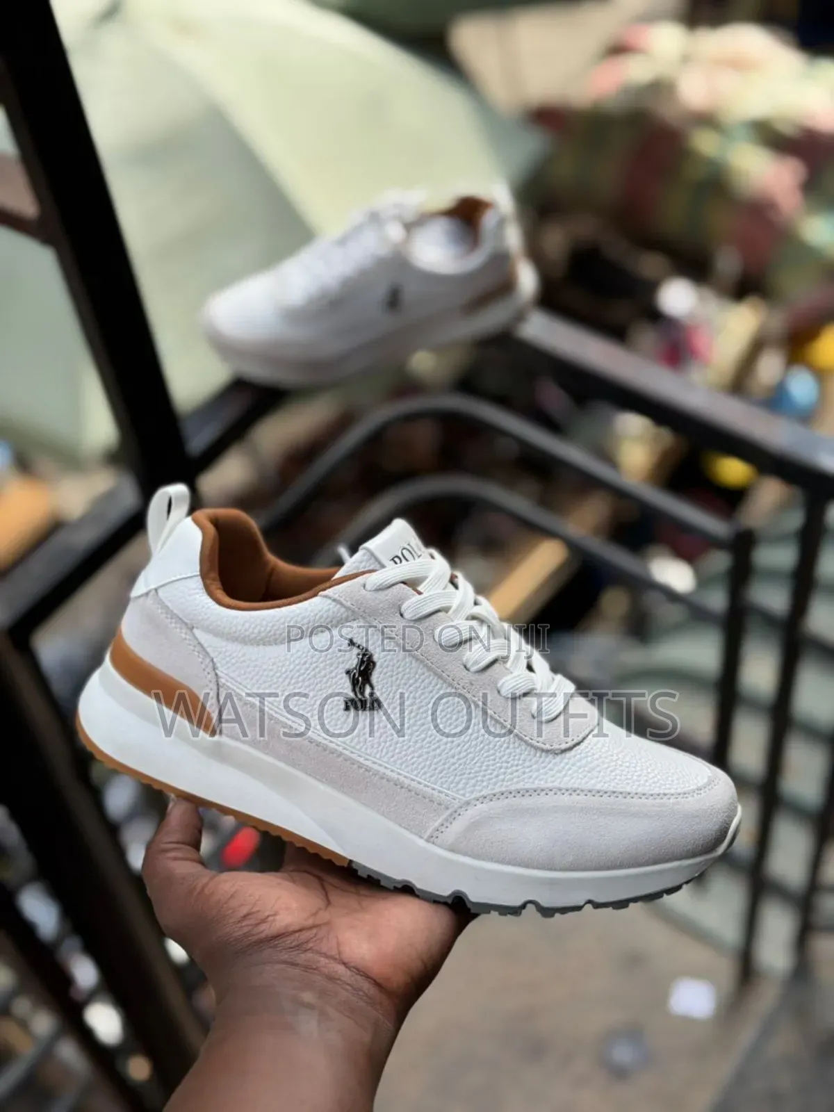 Men's Shoe Sneakers Purely Well-Leathered Very Very Smart and Classic
