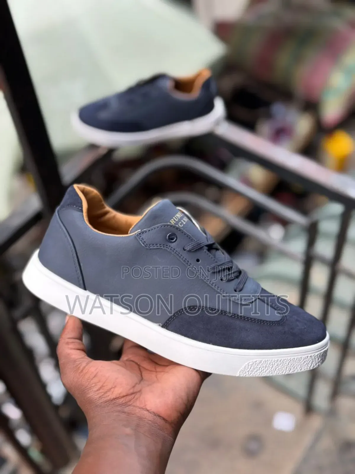 Men's Shoe Sneakers Purely Well-Leathered Very Very Smart and Classic