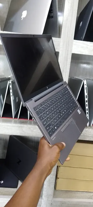Laptop HP ZBook Firefly 14 G7 16GB Intel Core I5 SSD 256GB