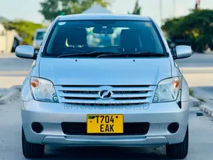 Toyota IST 2005 Silver