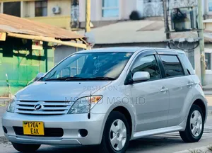 Toyota IST 2005 Silver