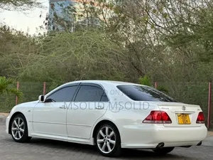 Toyota Crown 2006 White