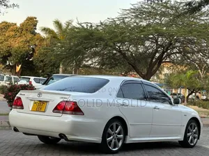 Toyota Crown 2006 White
