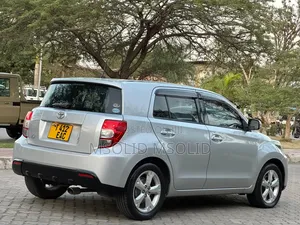 Toyota IST 2009 Silver