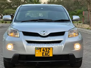 Toyota IST 2009 Silver
