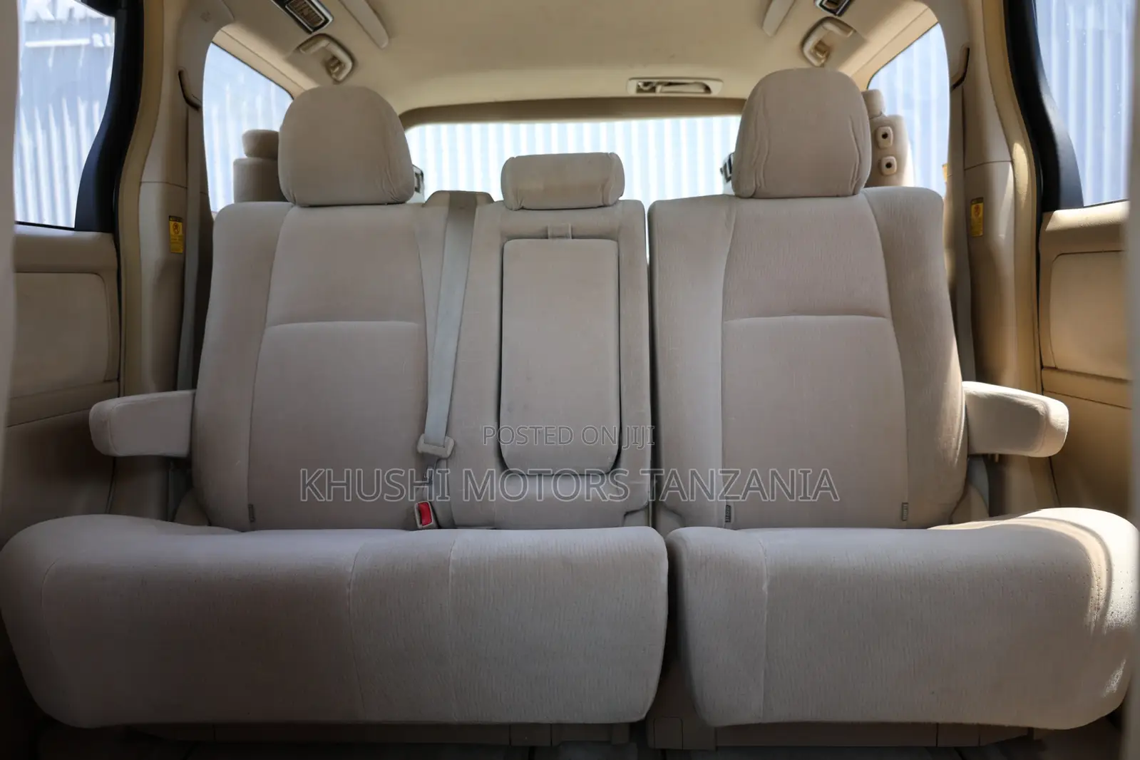 Toyota Alphard 2.4 Petrol FWD 2011 Silver