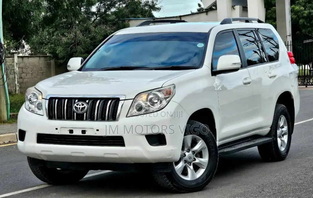 Toyota Land Cruiser Prado 2010 White