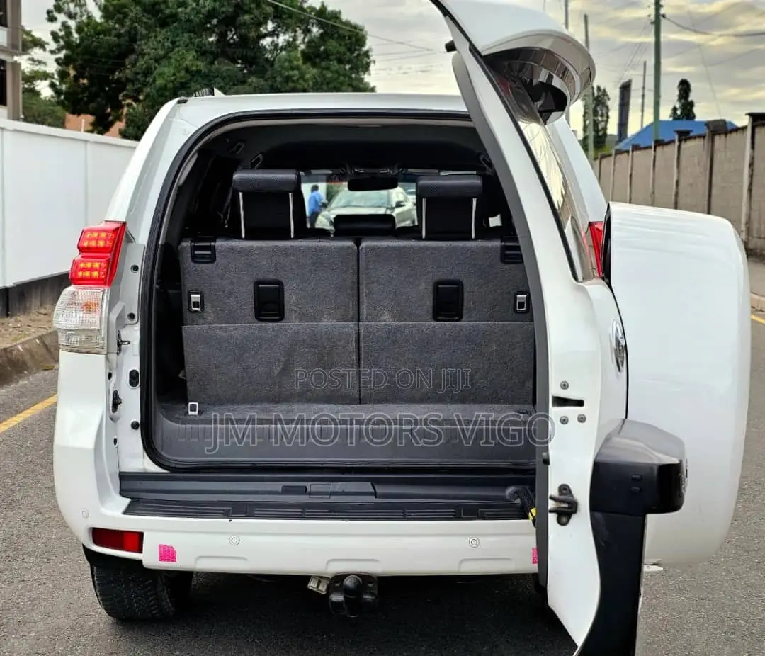 Toyota Land Cruiser Prado 2010 White