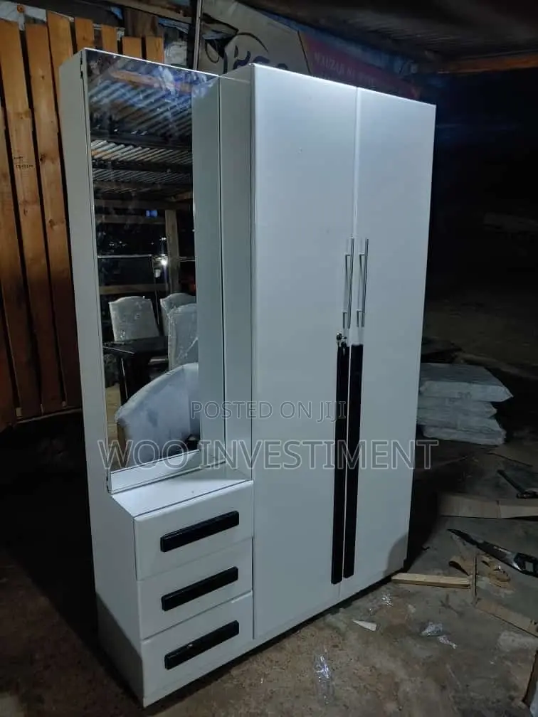 Makabati Ya Nguo Classic Sana Na Quality Sana Yenye Uimara