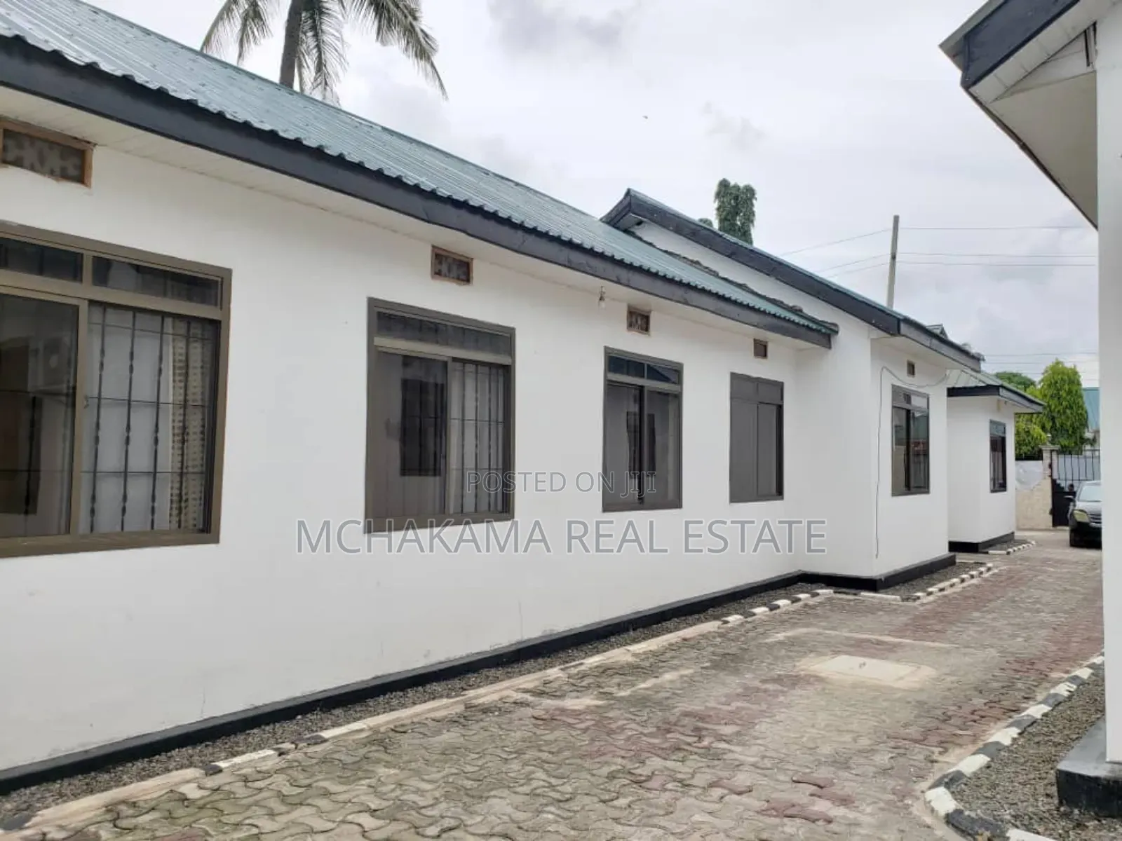 9bdrm Apartment in Mchakama Real Estate, Segerea for sale