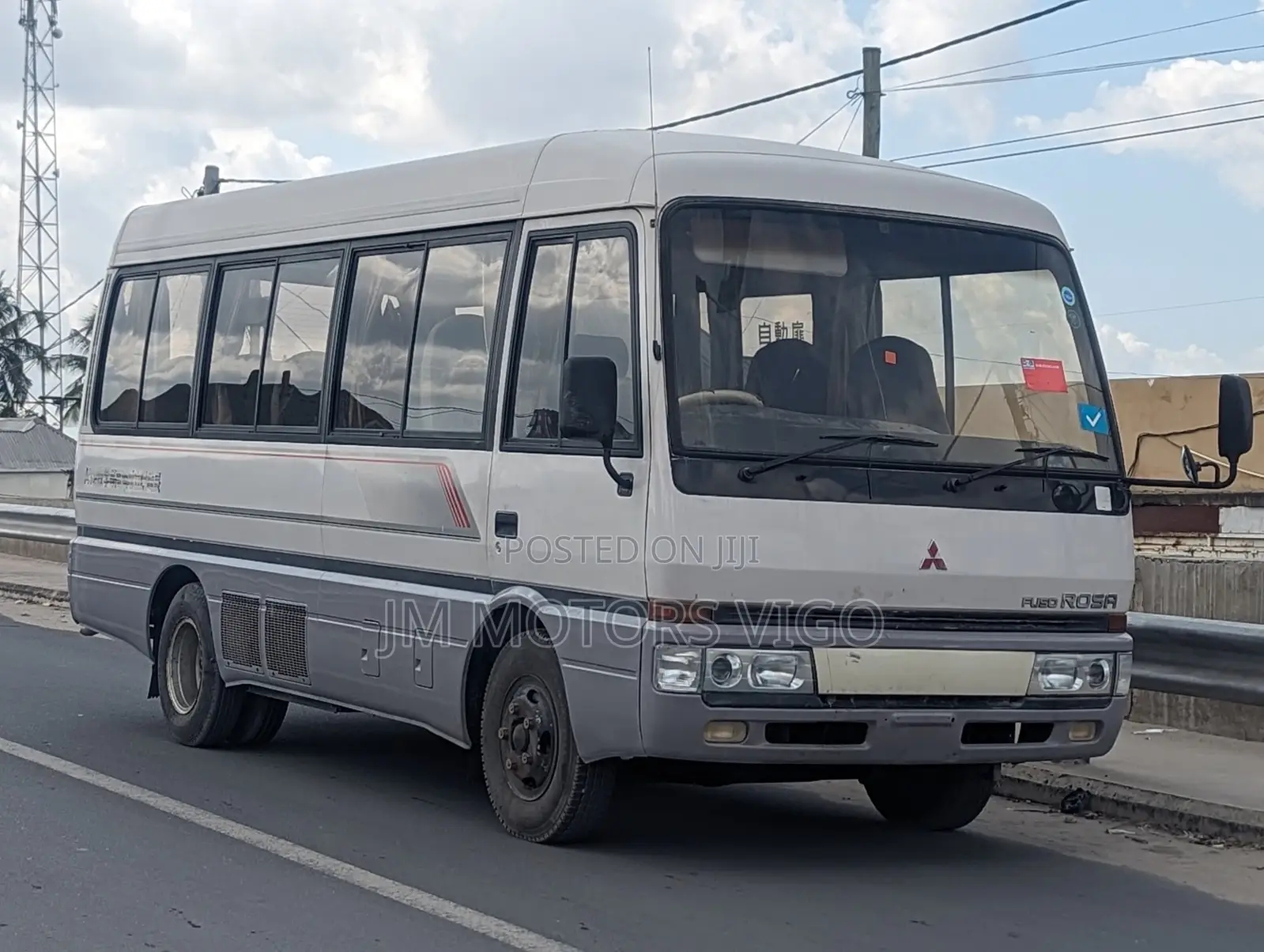 Mitsubishi Fuso Rosa 2000 Silver