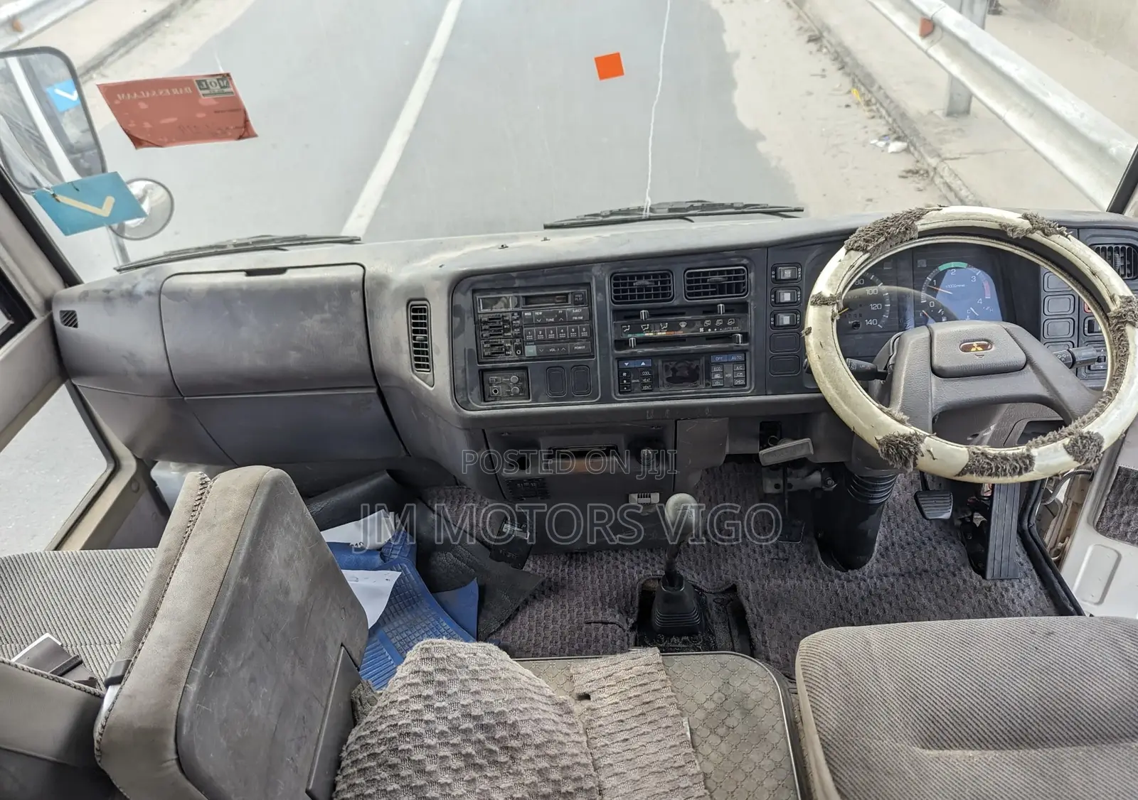 Mitsubishi Fuso Rosa 2000 Silver