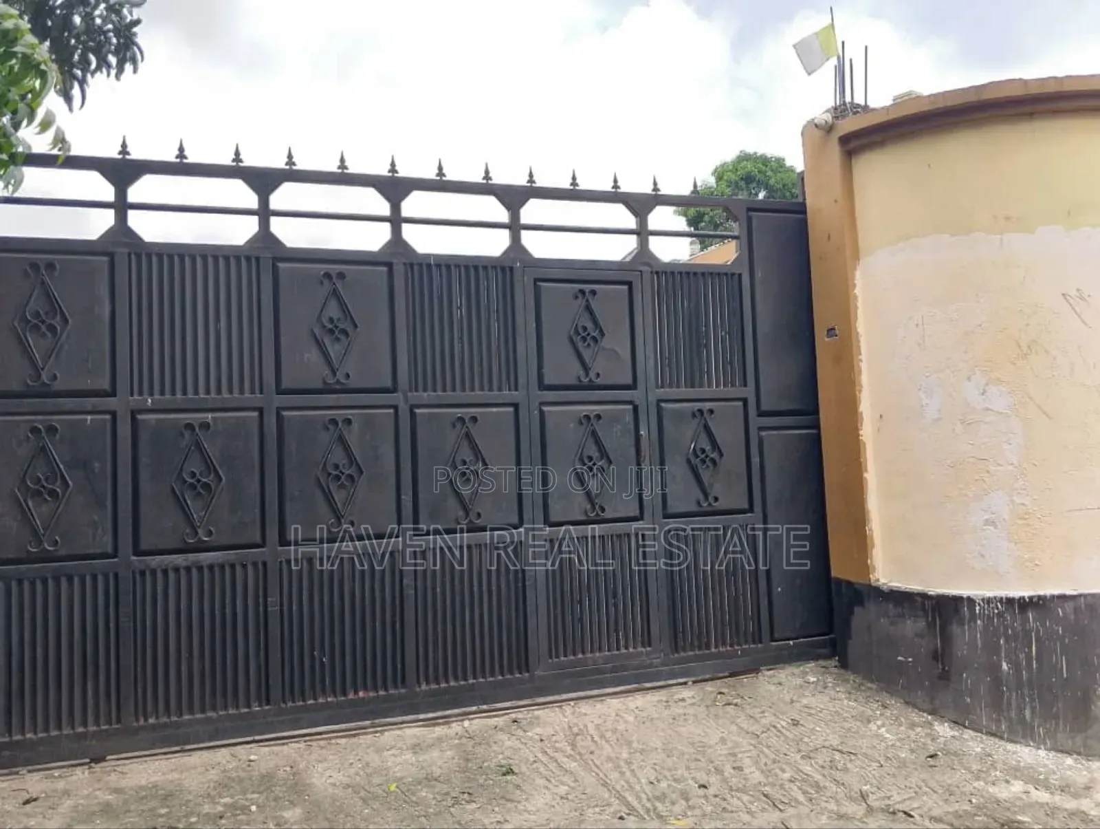 3bdrm House in Goba for sale