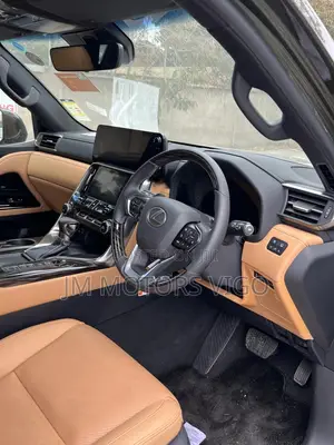 Lexus LX 2024 Green