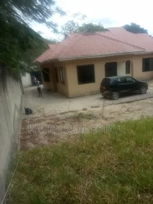 4bdrm House in Goba for sale