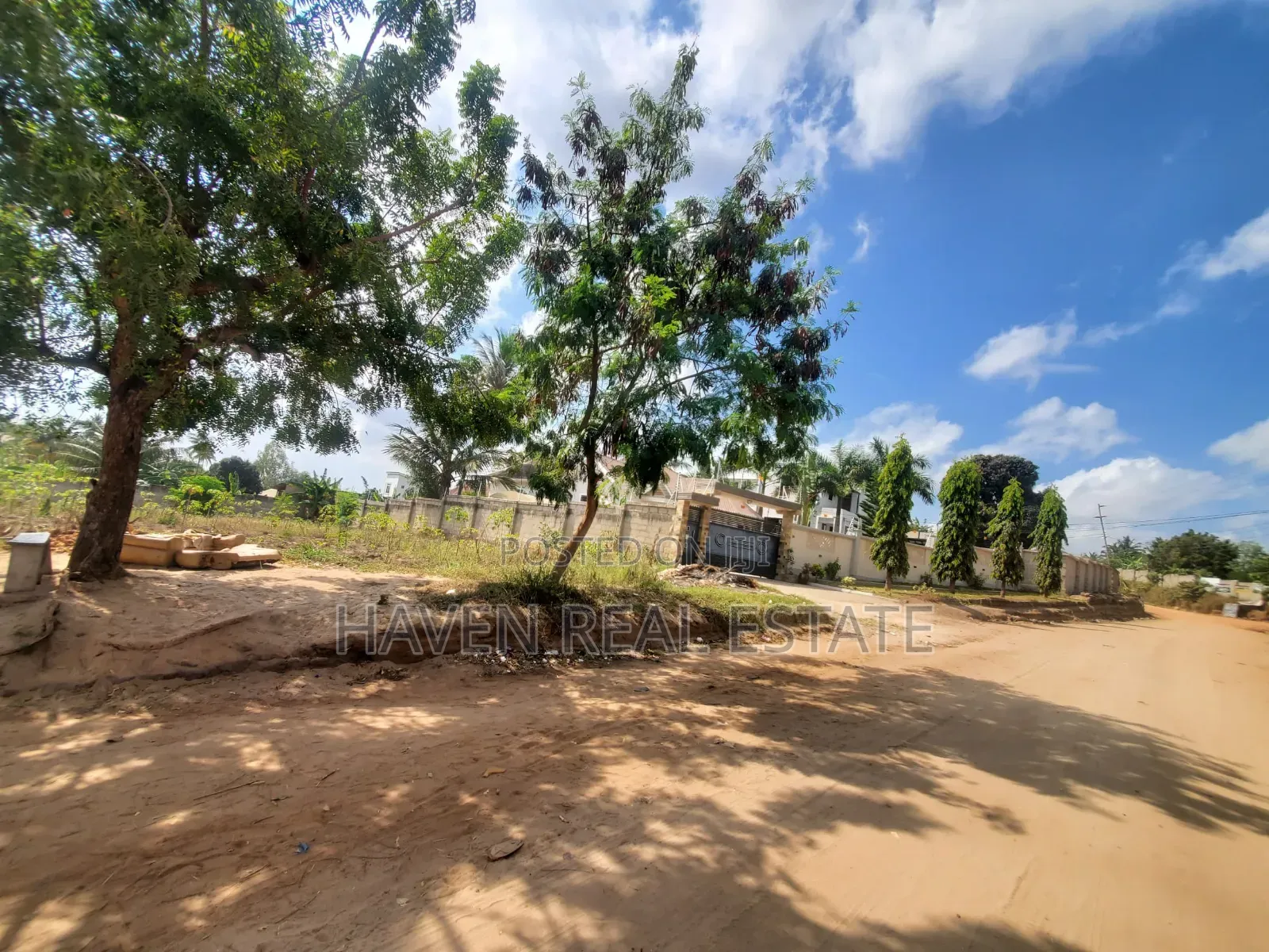 4bdrm House in Goba for sale