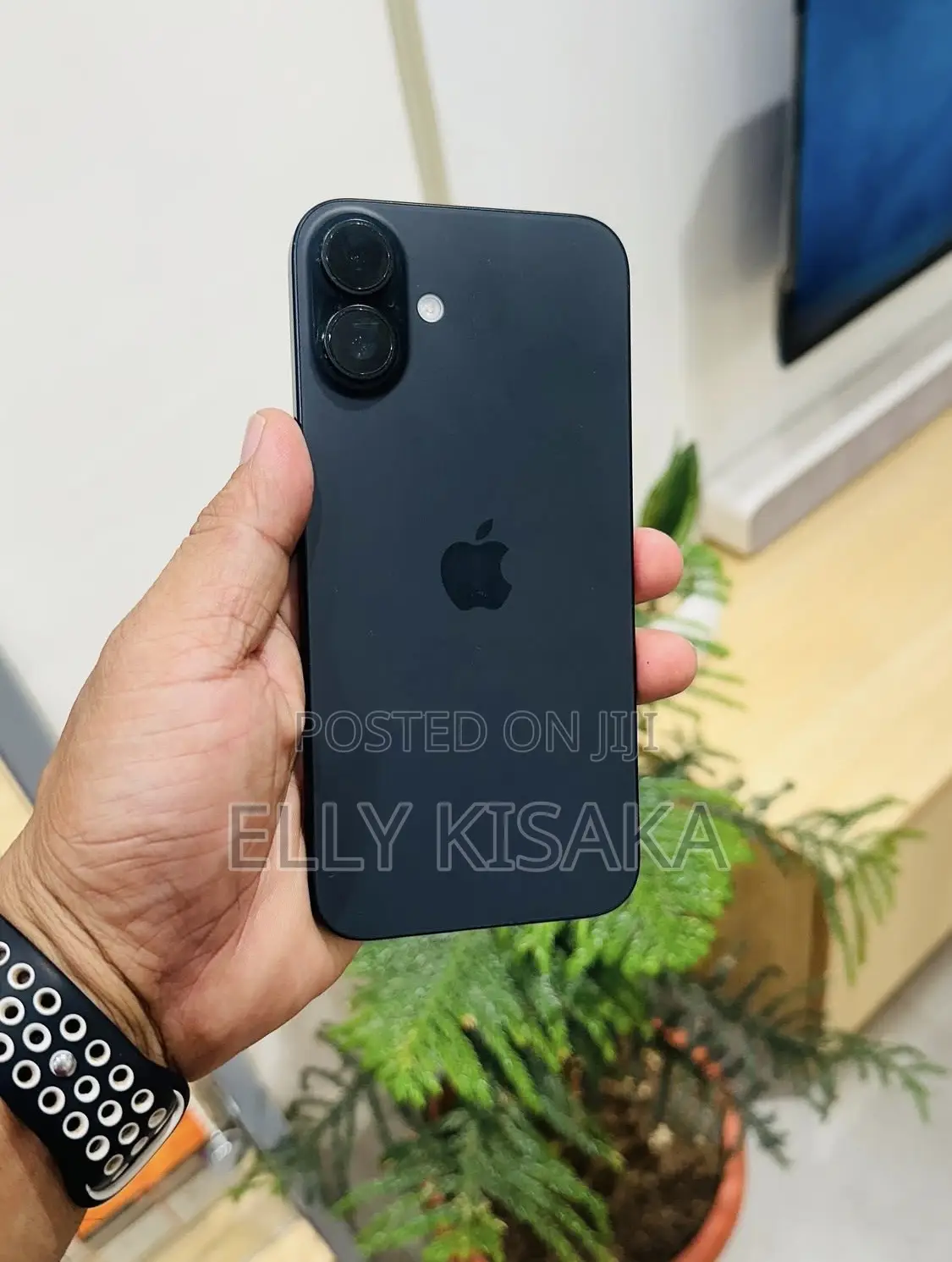 New Apple iPhone 16 128 GB Black