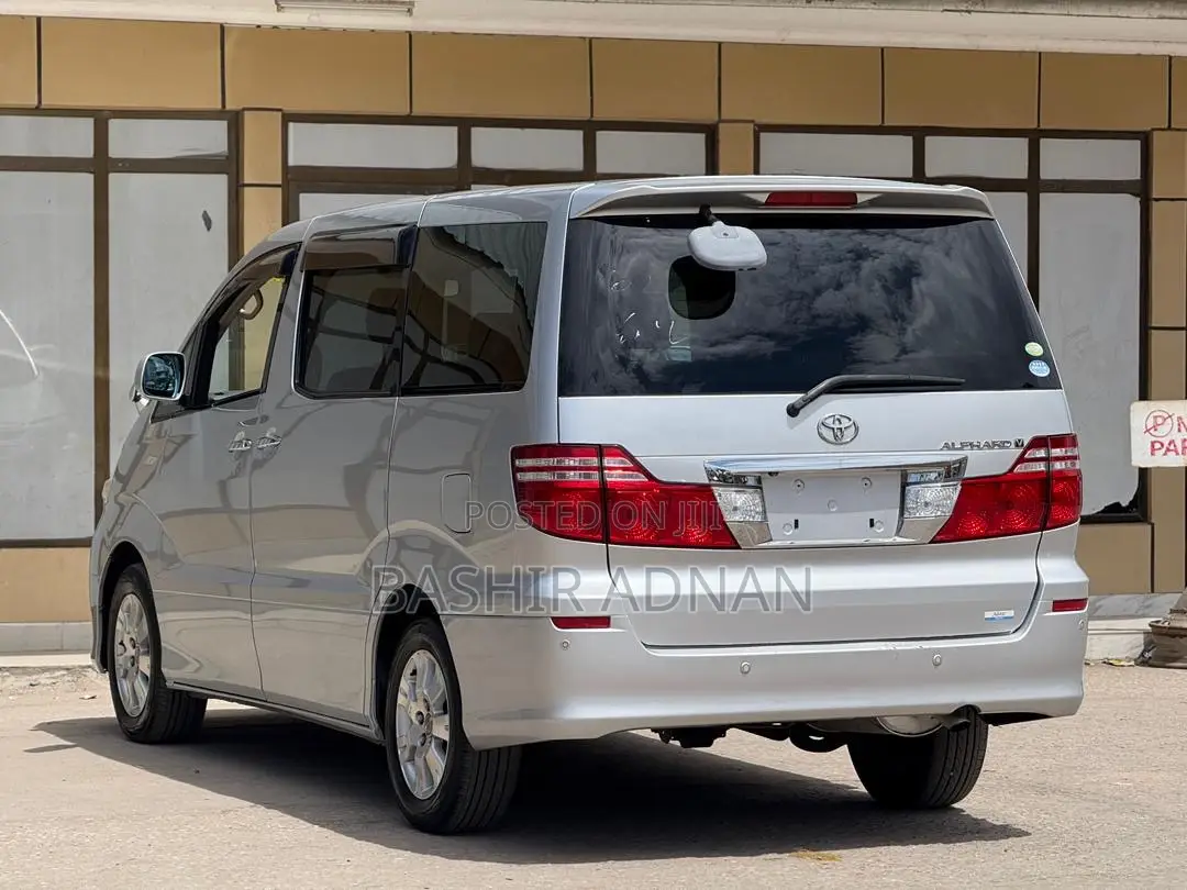 Toyota Alphard 2.4 Petrol FWD 2006 Silver