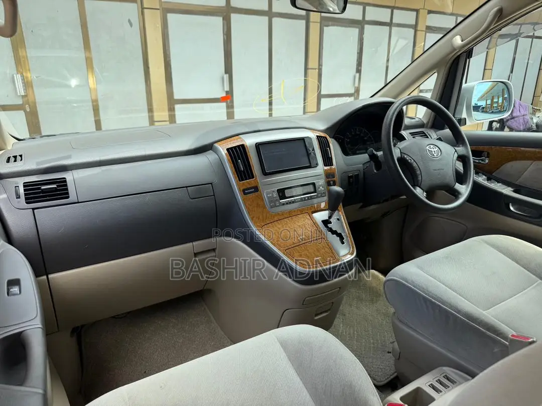 Toyota Alphard 2.4 Petrol FWD 2006 Silver