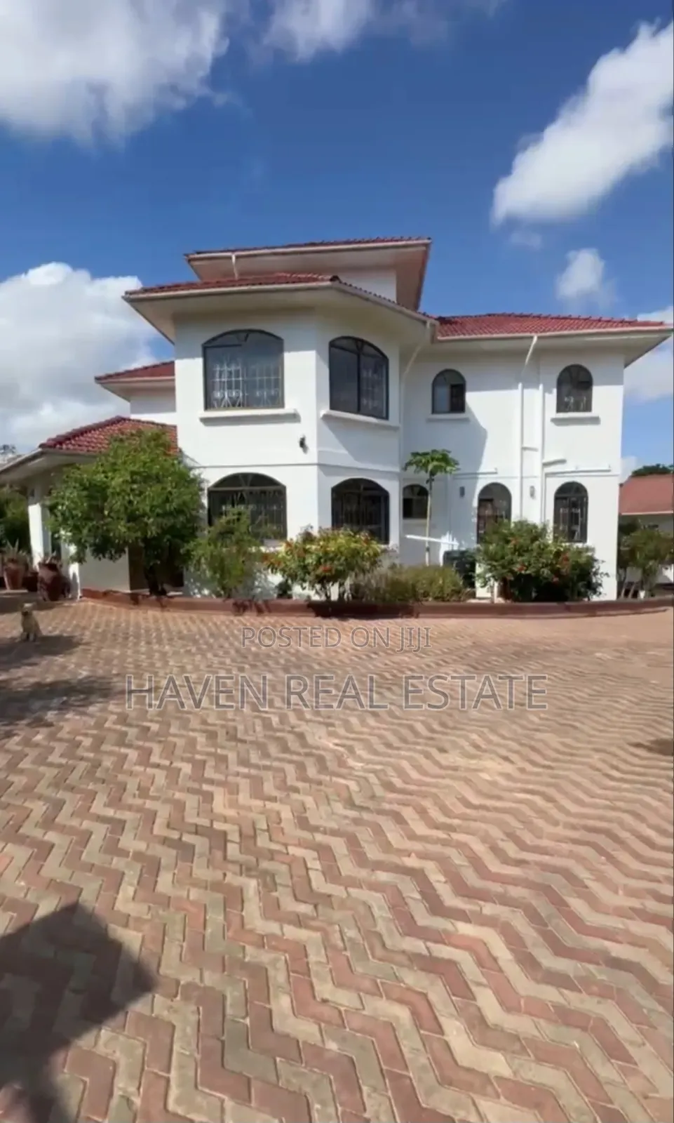 6bdrm House in Kunduchi for sale