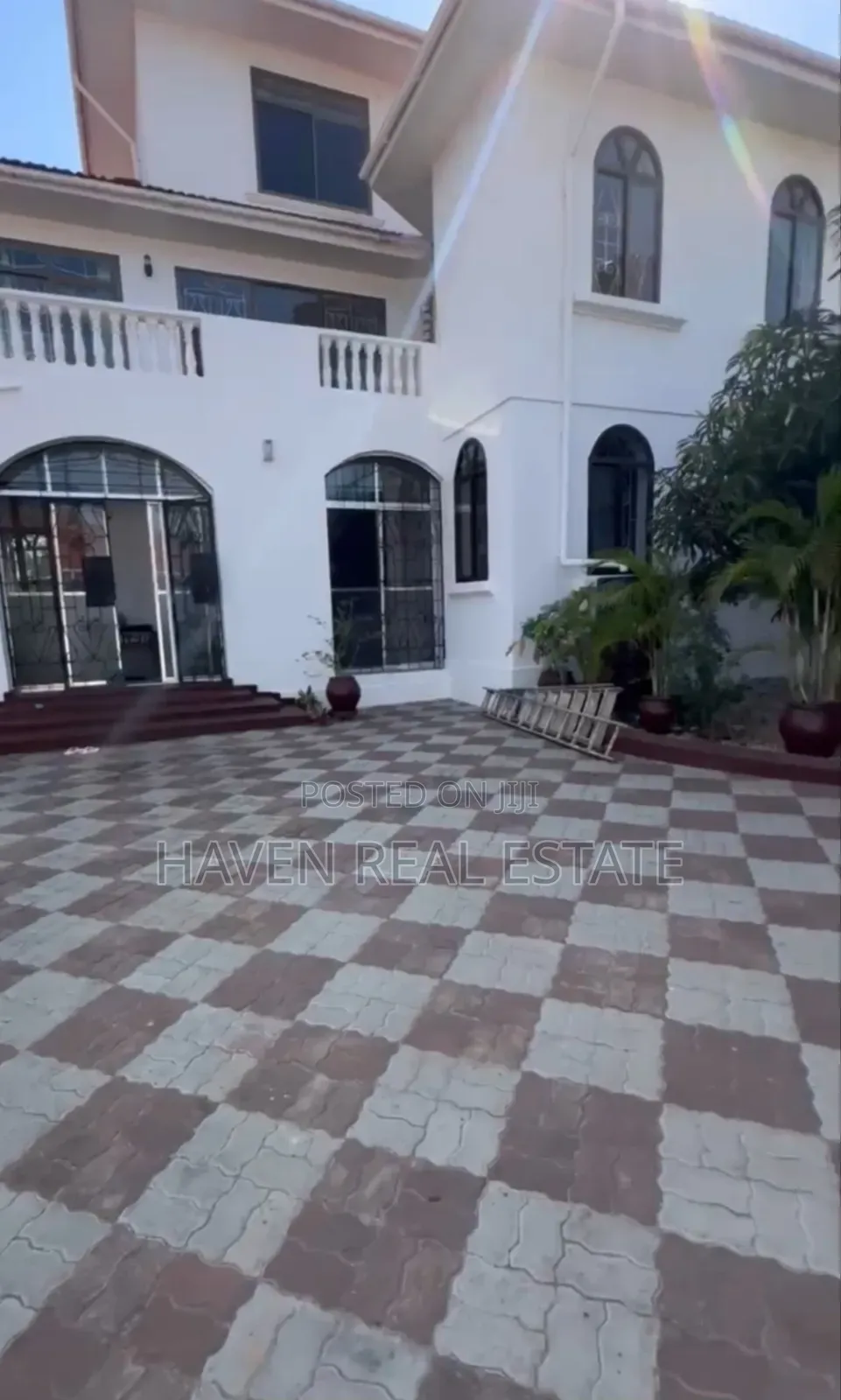 6bdrm House in Kunduchi for sale
