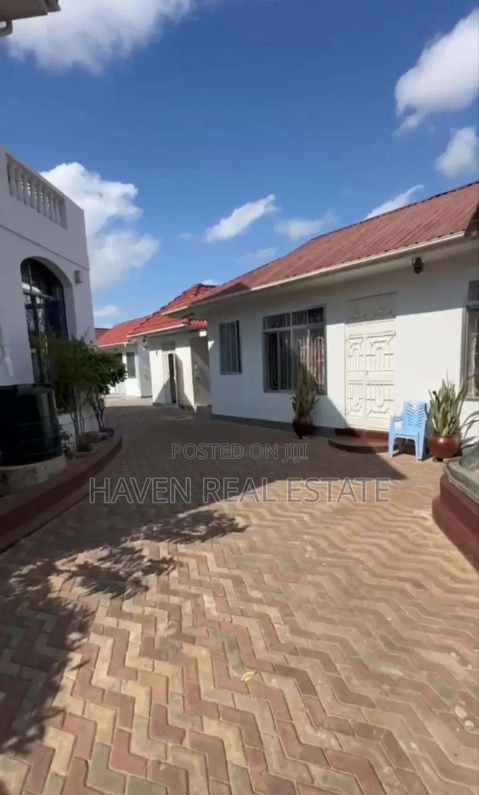 6bdrm House in Kunduchi for sale