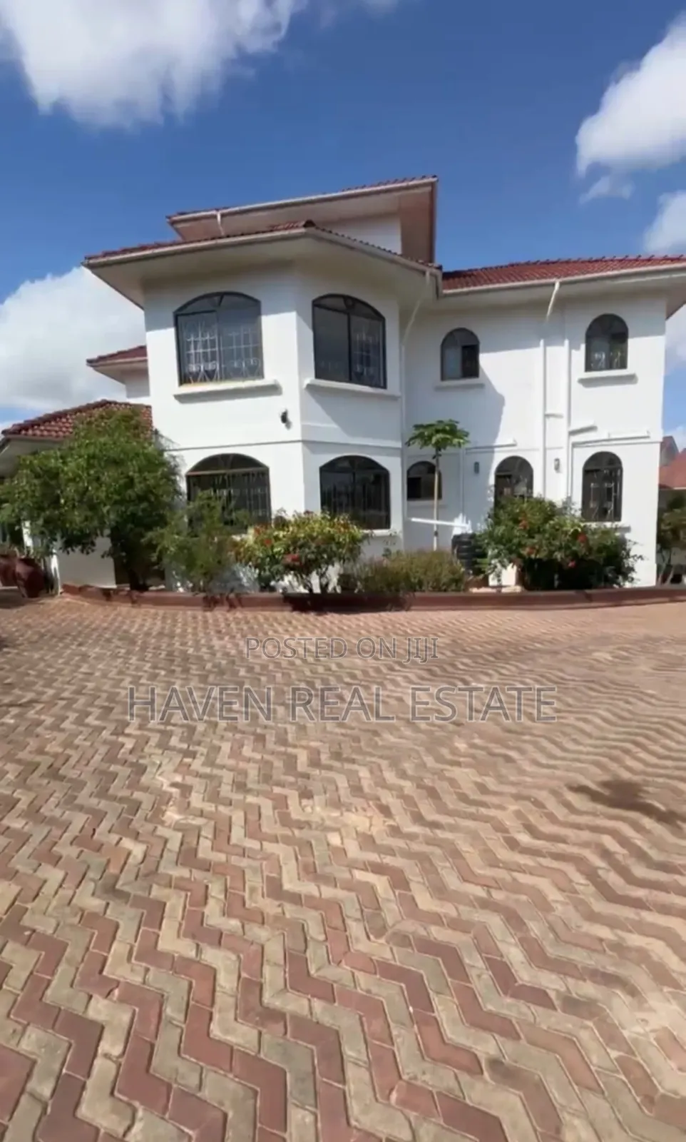 6bdrm House in Kunduchi for sale