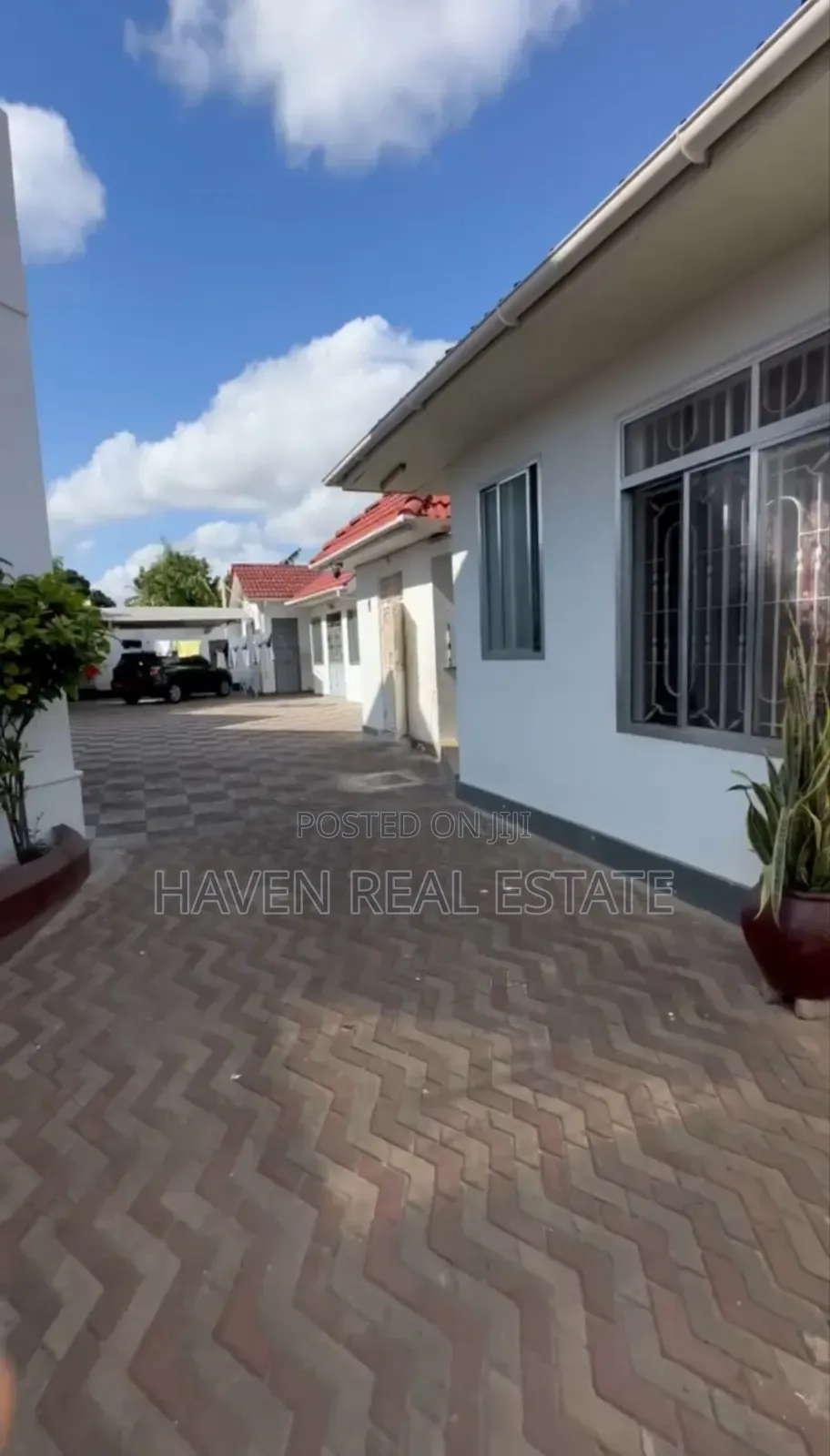 6bdrm House in Kunduchi for sale