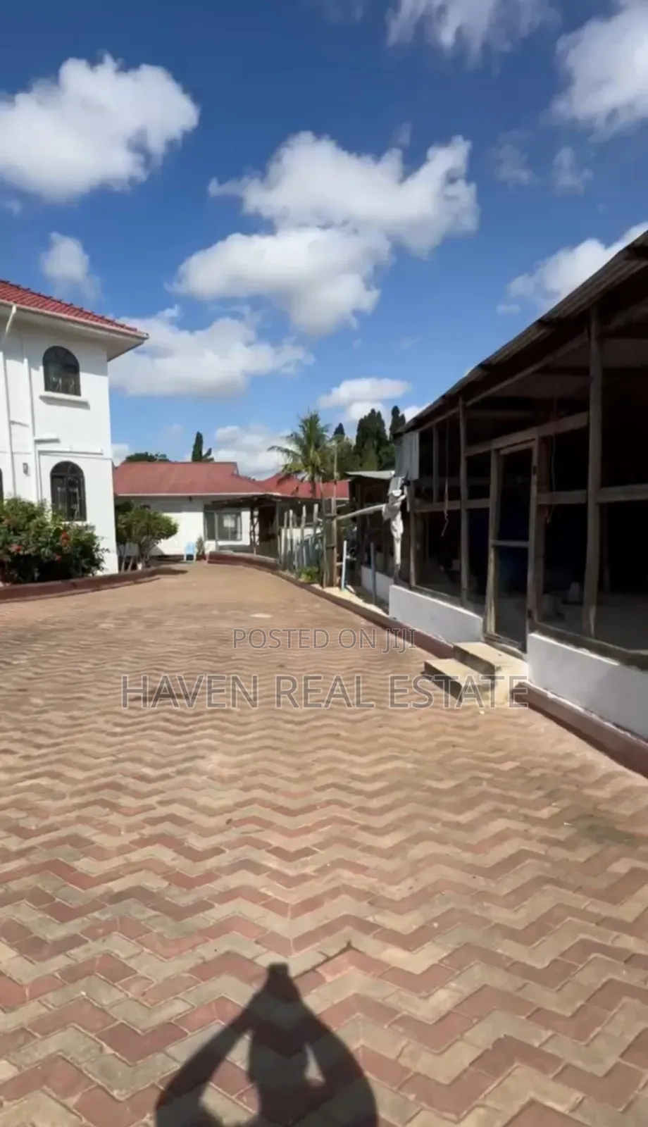 6bdrm House in Kunduchi for sale
