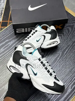 Airmax Traix Sneakers