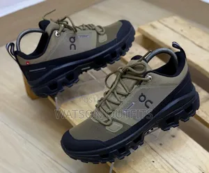 Sneaker Shoes or Viatu Vya Raba Very Best and Quality