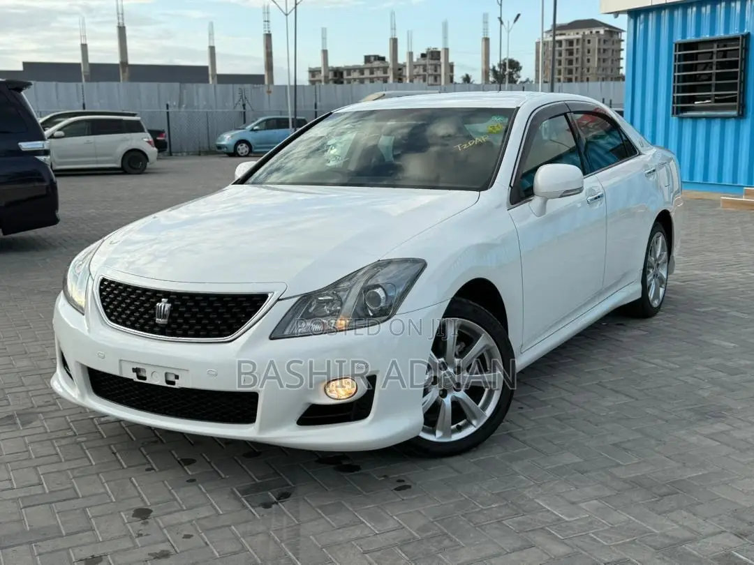 Toyota Crown 2009 Off white