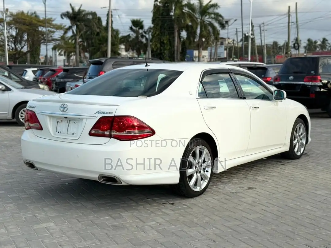 Toyota Crown 2009 Off white