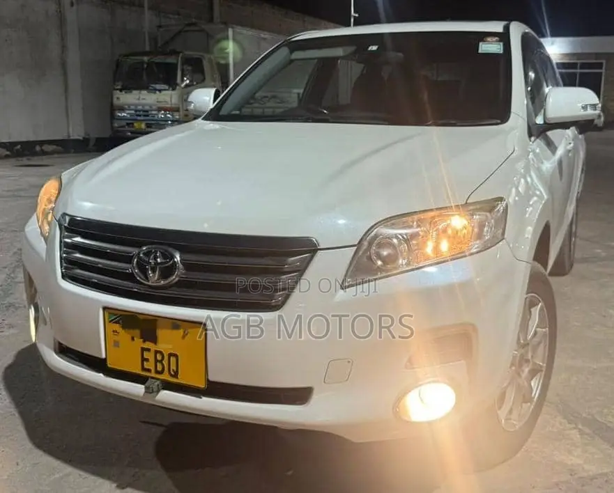 Toyota Vanguard 2009 White