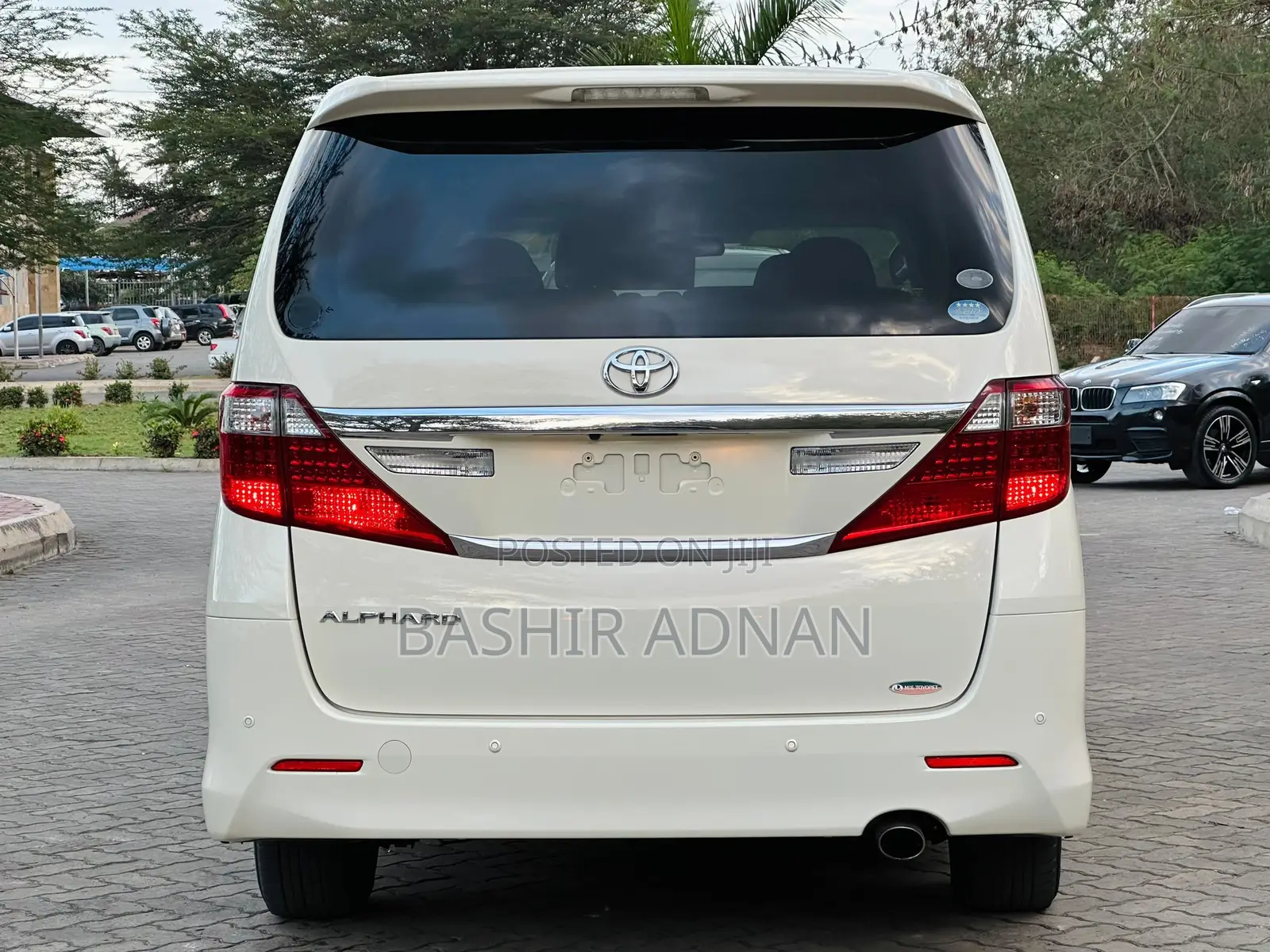 Toyota Alphard 2.4 Petrol FWD 2011 White